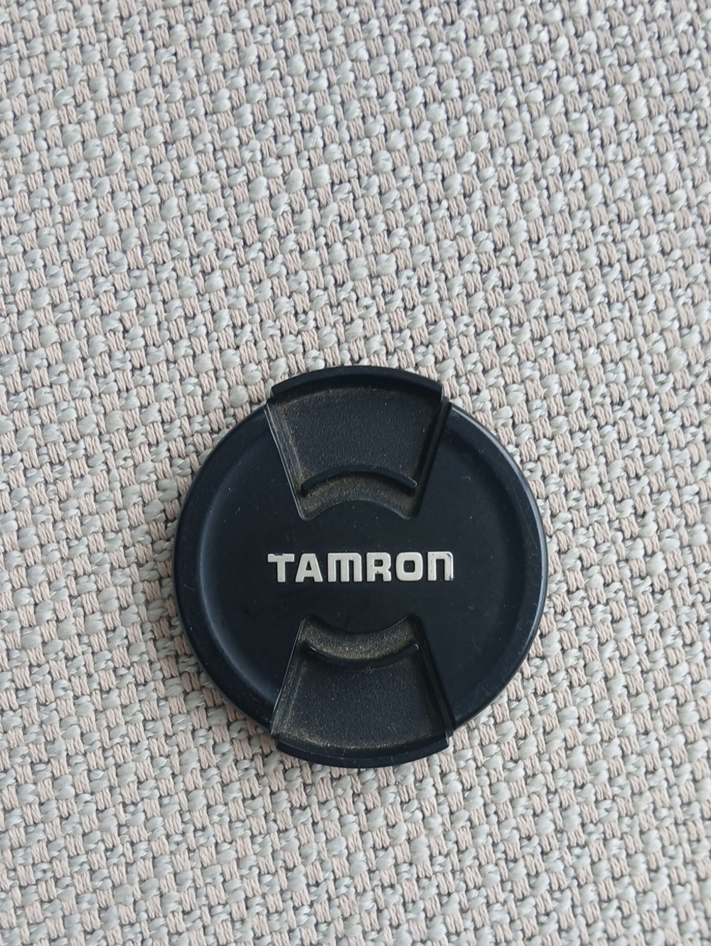 Tamron 72 mm Black Lens Cap - Universal Front Lens Cover